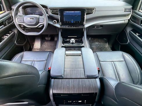 Used 2024 Jeep Wagoneer L Series II w/ Flexible Seating Group RWD image 11