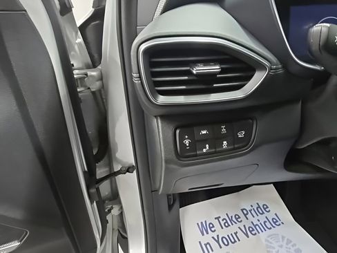 Used 2020 Hyundai Santa Fe Limited image 11