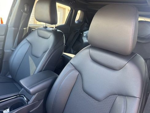 New 2026 Jeep Compass Latitude image 11