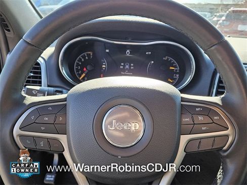 Used 2020 Jeep Grand Cherokee Laredo w/ 18" Wheel & 8.4" Radio Group image 25