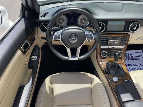 Used 2015 Mercedes-Benz SLK 250 image 20