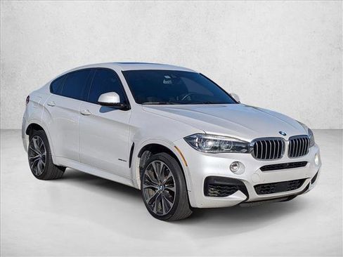Used 2019 BMW X6 xDrive50i w/ M Sport Package image 3