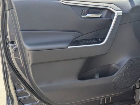 Used 2021 Toyota RAV4 XLE w/ Carpet Mat Package (TMS) AWD/4WD image 14