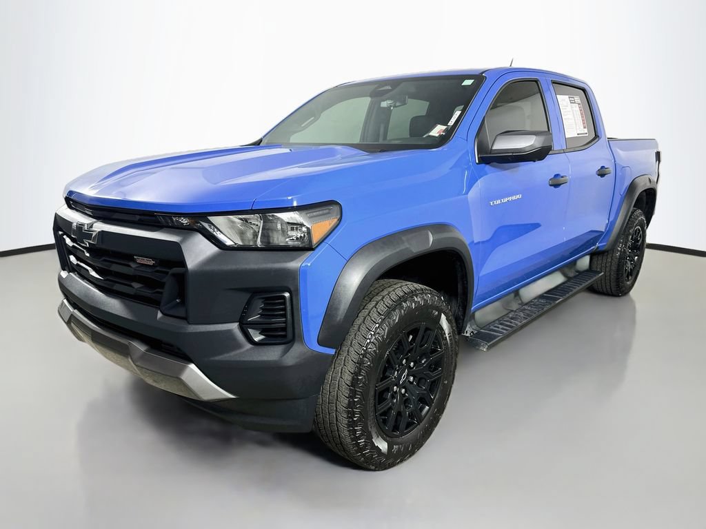 Used 2025 Chevrolet Colorado Trail Boss AWD/4WD image 3