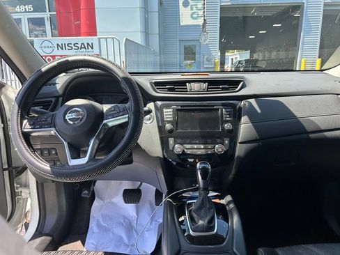 Certified 2020 Nissan Rogue SV FWD image 10