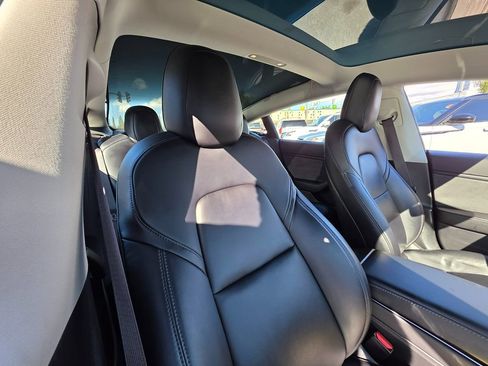 Used 2018 Tesla Model 3 Long Range image 11