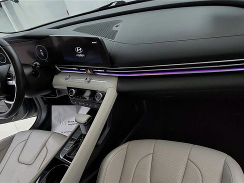 Used 2022 Hyundai Elantra Limited image 27