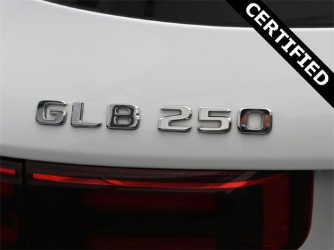 New 2025 Mercedes-Benz GLB 250 image 12