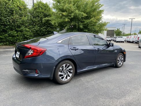Used 2018 Honda Civic EX image 9