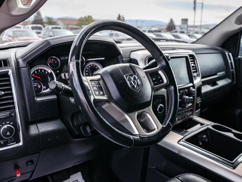 Used 2015 RAM 3500 Laramie w/ Convenience Group AWD/4WD image 9