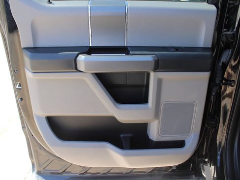 Used 2018 Ford F150 XLT w/ Equipment Group 302A Luxury AWD/4WD image 13
