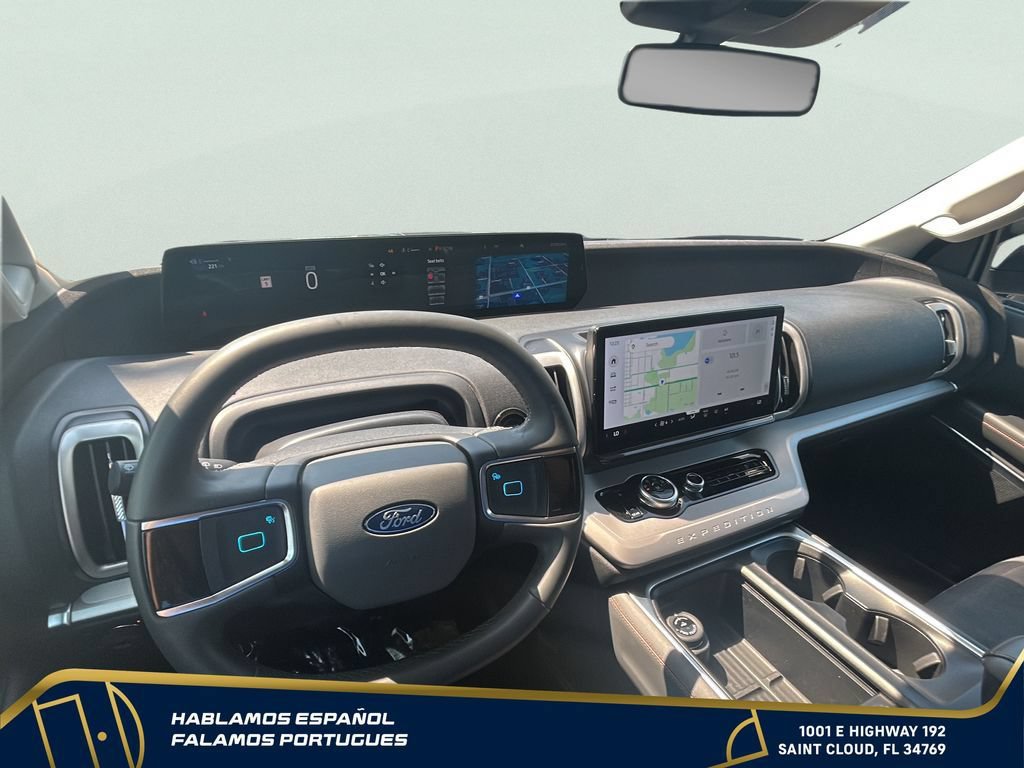 Used 2025 Ford Expedition Active AWD/4WD image 36
