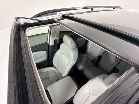 Certified 2025 Honda Pilot Touring image 20
