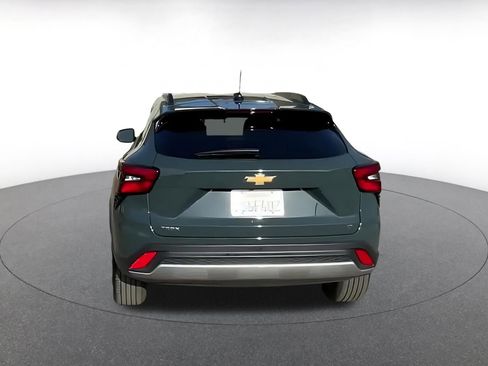 Used 2025 Chevrolet Trax LT image 12