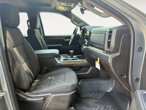 Used 2025 Chevrolet Silverado 1500 LT AWD/4WD image 15