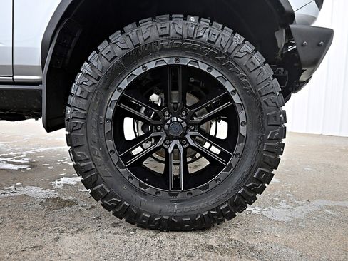 Used 2022 Ford Bronco Black Diamond image 41