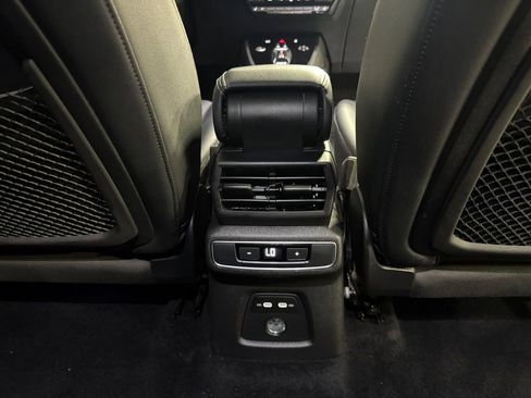 Used 2022 Audi Q4 e-tron Prestige image 28