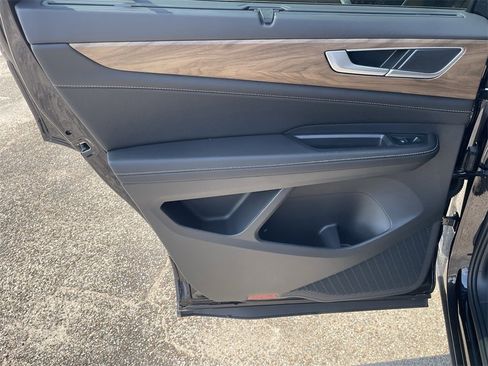 New 2026 Volkswagen Atlas SE image 23