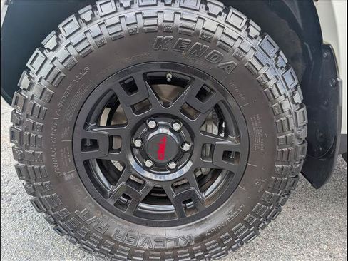 Used 2019 Toyota 4Runner TRD Off-Road Premium AWD/4WD image 20