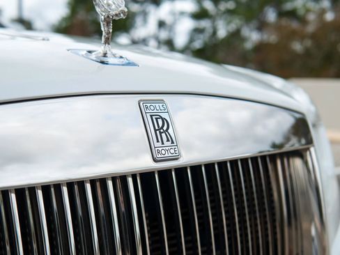 Used 2017 Rolls-Royce Dawn RWD image 33