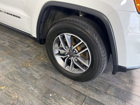 Used 2021 Jeep Grand Cherokee Laredo w/ All-Weather Capability Group image 4