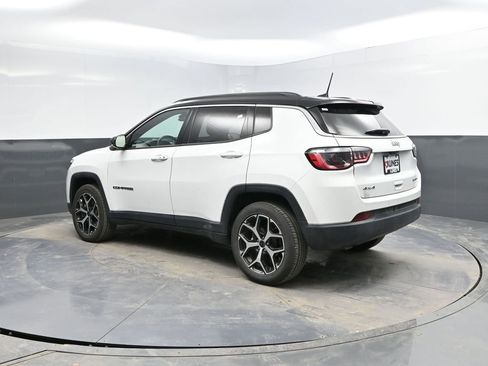 Used 2025 Jeep Compass Limited image 5