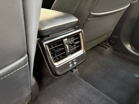 Used 2025 Toyota Crown AWD/4WD image 22