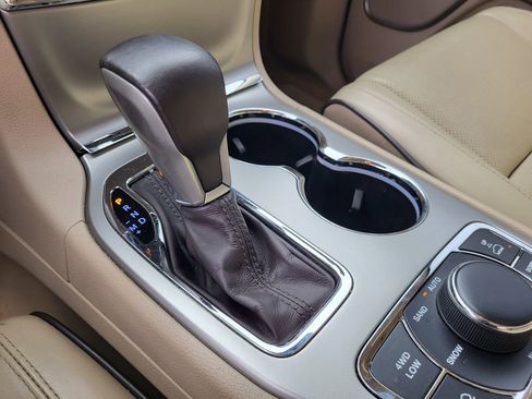 Used 2019 Jeep Grand Cherokee Overland image 19