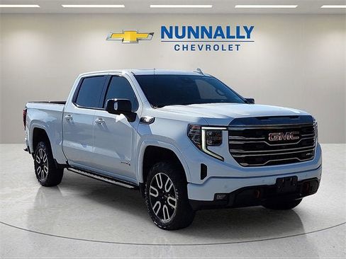 Used 2022 GMC Sierra 1500 AT4 w/ AT4 Premium Package image 7