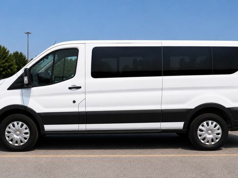 Used 2024 Ford Transit 350 XLT RWD image 5