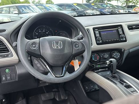 Used 2018 Honda HR-V LX image 13