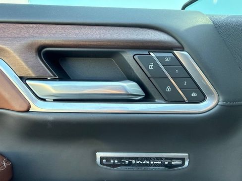 Used 2025 GMC Sierra 1500 Denali Ultimate AWD/4WD image 12