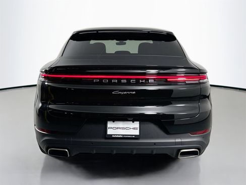 Certified 2025 Porsche Cayenne Coupe image 6