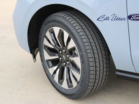 New 2026 Ford Expedition Max Platinum w/ Driver's Package image 5