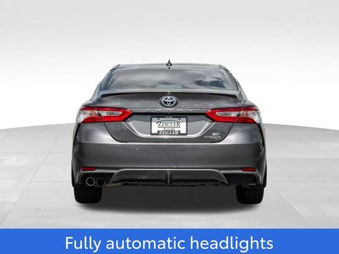 Used 2020 Toyota Camry SE FWD image 6