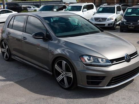 Used 2015 Volkswagen Golf R 4-Door image 18