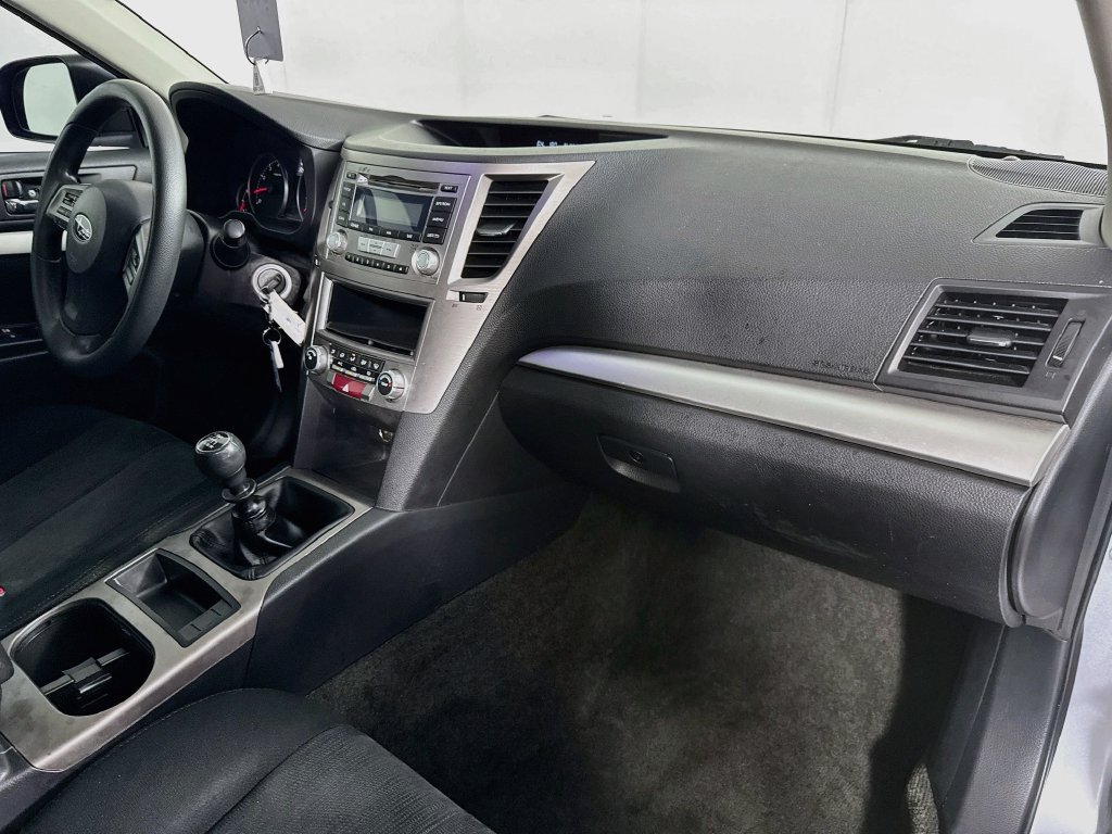 Used 2013 Subaru Outback 2.5i AWD/4WD image 31