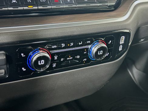 Used 2025 GMC Sierra 1500 SLT RWD image 23