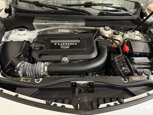 Used 2022 Cadillac XT4 Premium Luxury w/ Enhanced Visibility Package image 20