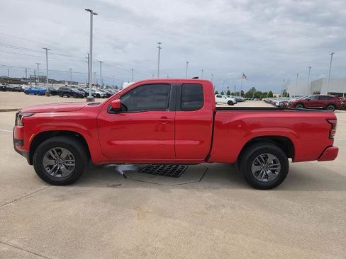 Certified 2025 Nissan Frontier SV RWD image 8
