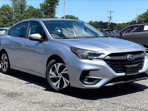 Certified 2025 Subaru Legacy Premium AWD/4WD image 2