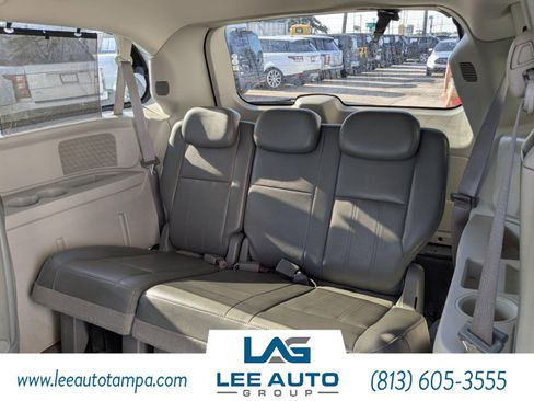 Used 2010 Chrysler Town & Country Touring FWD image 13