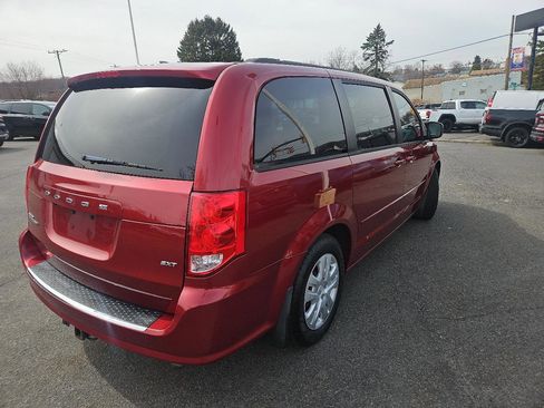Used 2014 Dodge Grand Caravan SXT image 3