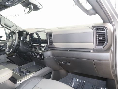 Used 2025 Chevrolet Silverado 2500 ZR2 image 42