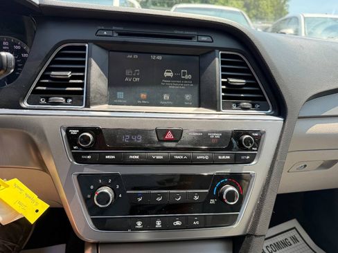 Used 2016 Hyundai Sonata SE FWD image 19