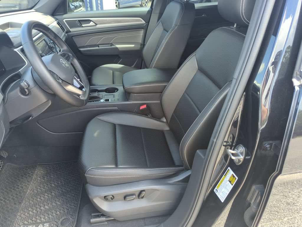 Used 2023 Volkswagen Atlas Cross Sport SE FWD image 12