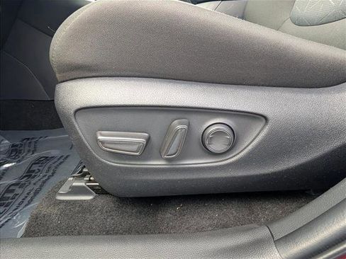 Used 2025 Toyota RAV4 XLE image 26