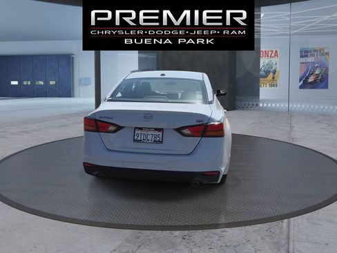 Used 2025 Nissan Altima 2.5 SR image 7