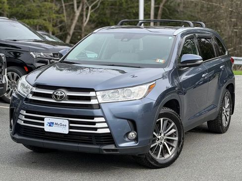 Used 2023 Toyota Highlander Platinum AWD/4WD image 1