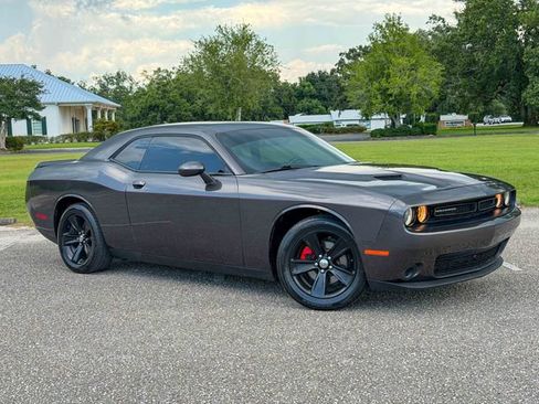 Used 2023 Dodge Challenger SXT RWD image 1